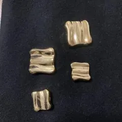 ゴールド 波状デザイン ボタン 4個セット