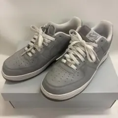【ジャンク・付属品完備】NIKE エアフォース1 '07 グレー 27cmのサムネイル