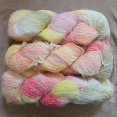 【新品】さらふわ毛糸　編み物　手芸　300g　手染め　カラフル　グラデーション