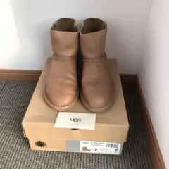 UGG  レザーショートブーツ　希少　美品　24cm    半額以下