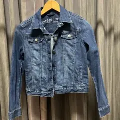 Item thumbnail for item b1871eb5-6fc7-46bd-acab-ad8a2be037ec