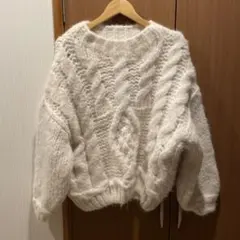 ホワイト ケーブルニットセーター 長袖