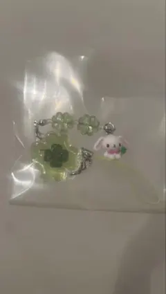 サンリオ　シークレットクローバーストラップ シュガーバニーズ　しろうさ