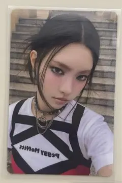 ILLIT bomb ユナ yzy yizhiyu ラキドロ4.0 トレカ