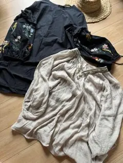セット売り‼️破格‼️ ブラック　ZARA ザラ　ブラウス　刺繍　かざり　ベージュのサムネイル