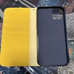 黄色スマホケース　iPhone14Plusケース