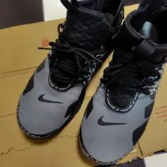 アクロニウム　ナイキエアプレストミッド