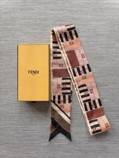 フェンディスカーフ