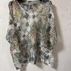 花柄レースの透かし編みセーター (新品未使用)