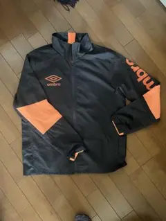 umbro ウィンドブレーカー 黒/オレンジ　アンブロ　ナイキ　アディダス