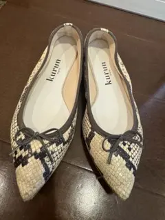 kurun tokyoパイソン柄バレエシューズ
