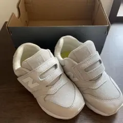 new balance ホワイト スニーカー