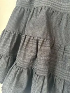 トゥービーシック　グレー　プリーツ　フレア　フリル　大きいサイズ46　春　秋 トゥービーシック グレー プリーツ フレア フリル 大きいサイズ