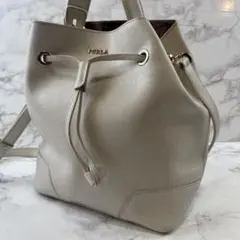 FURLA フルラ 本革 レザー ドローストリング ショルダーバッグ ホワイト