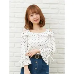 イング リボン袖オフショル 水玉 ホワイト