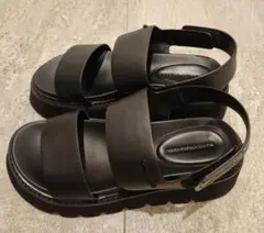 チャールズ&キース　フラットサンダル 2本ストラップ
