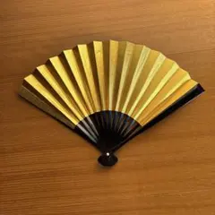 末広　金色と銀色の扇子 専用ケース付き