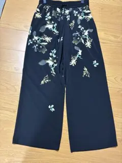 Paul Smith フローラルプリント ワイドパンツ Paul Smith フローラルプリント ワイドパンツ - メルカリ