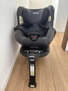 Aprica チャイルドシート 回転式のサムネイル