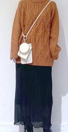 ブラックプリーツロングスカート