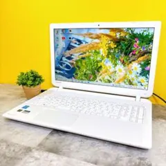 ほぼ美品✨新品SSDで快適✨人気の白❣薄型ノートパソコン カメラ付き 仕事や趣味