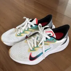 Nike Air Zoom Winflo 7ランニングシューズ 23.5cm