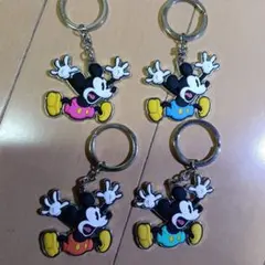 ミッキーマウス キーホルダー 4色セット