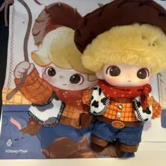 DIMOO WORLD x PIXARシリーズぬいぐるみペンダント ウッディ - メルカリ