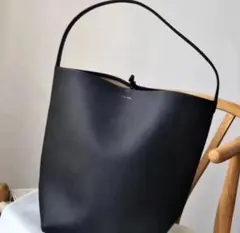 The row 牛革 ショルダーバッグ 大容量 通勤用 バケットバッグ