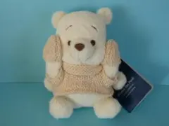 ホワイト　プーさん　ぬいぐるみ　バッジ　キーチェーン　ディズニーストア