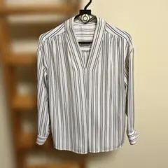 明日処分‼️ロペピクニック　ストライプ Vネック ブラウス