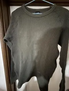 オリーブグリーン リブ編み 長袖Tシャツ