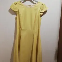 イエローフリル袖Aラインドレスのサムネイル