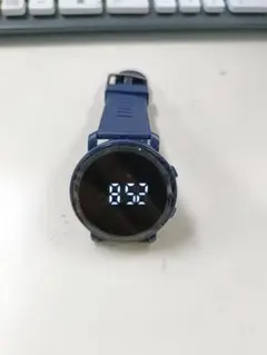 カ*ス様 デジタル腕時計　紺色