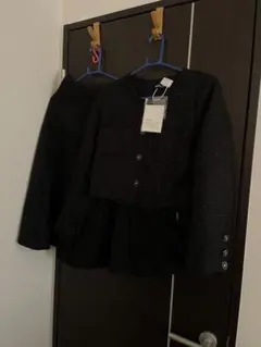 ノーカラー黒ジャケット セットアップ