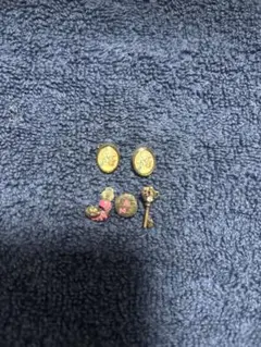 ディズニーランド　アリスピアス5個セット