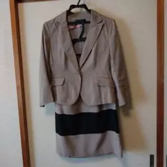 【最終値下げ】iCB ベージュジャケットとスカートセットアップ