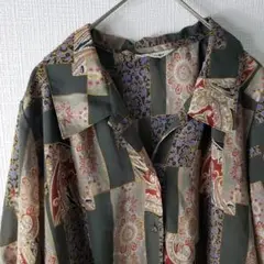 E54　ぴ　総柄　シャツ
