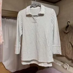 さらにお値下げ！ストライプ襟付き長袖シャツ