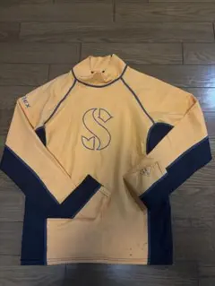 ラッシュガード マリンスポーツ