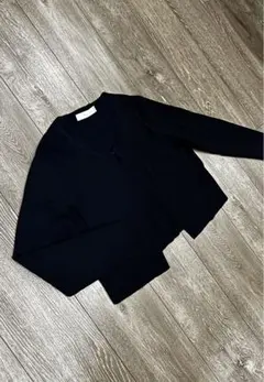 Aveniretoile カーディガン 36 ネイビー　上品 羽織り　きれいめのサムネイル