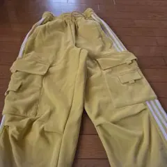 イエロー カーゴスタイル スエットパンツ