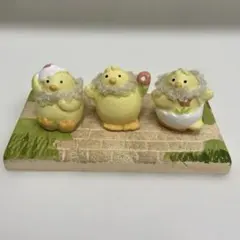 イースター☆ ミニチュアオブジェ　花とヒヨコ　レンガ　ナチュラルキッチン