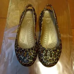 廃盤　Crocs レオパード柄 フラットシューズ W7のサムネイル