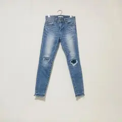 AZUL BY MOUSSY スキニーデニム ダメージ加工 カットオフ海外ガール