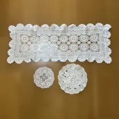 ドイリー x2、テーブルランナー x1 3点セット　ホワイト　レース編み　刺繍