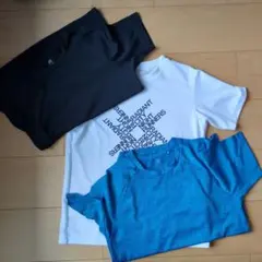 ユニクロ　150.160 Tシャツ 3枚セット（黒・白・青）