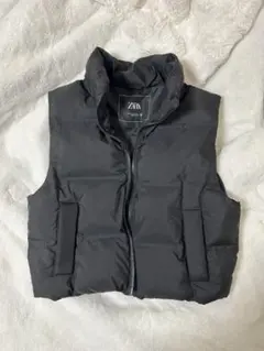ZARA ブラック ダウンベスト