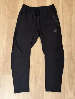 NIKEブラック　テーパードウーブン ジョガーパンツ　Sサイズ