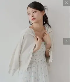 【美品】chico ショート丈ピグメントダブルジップパーカー オートミール